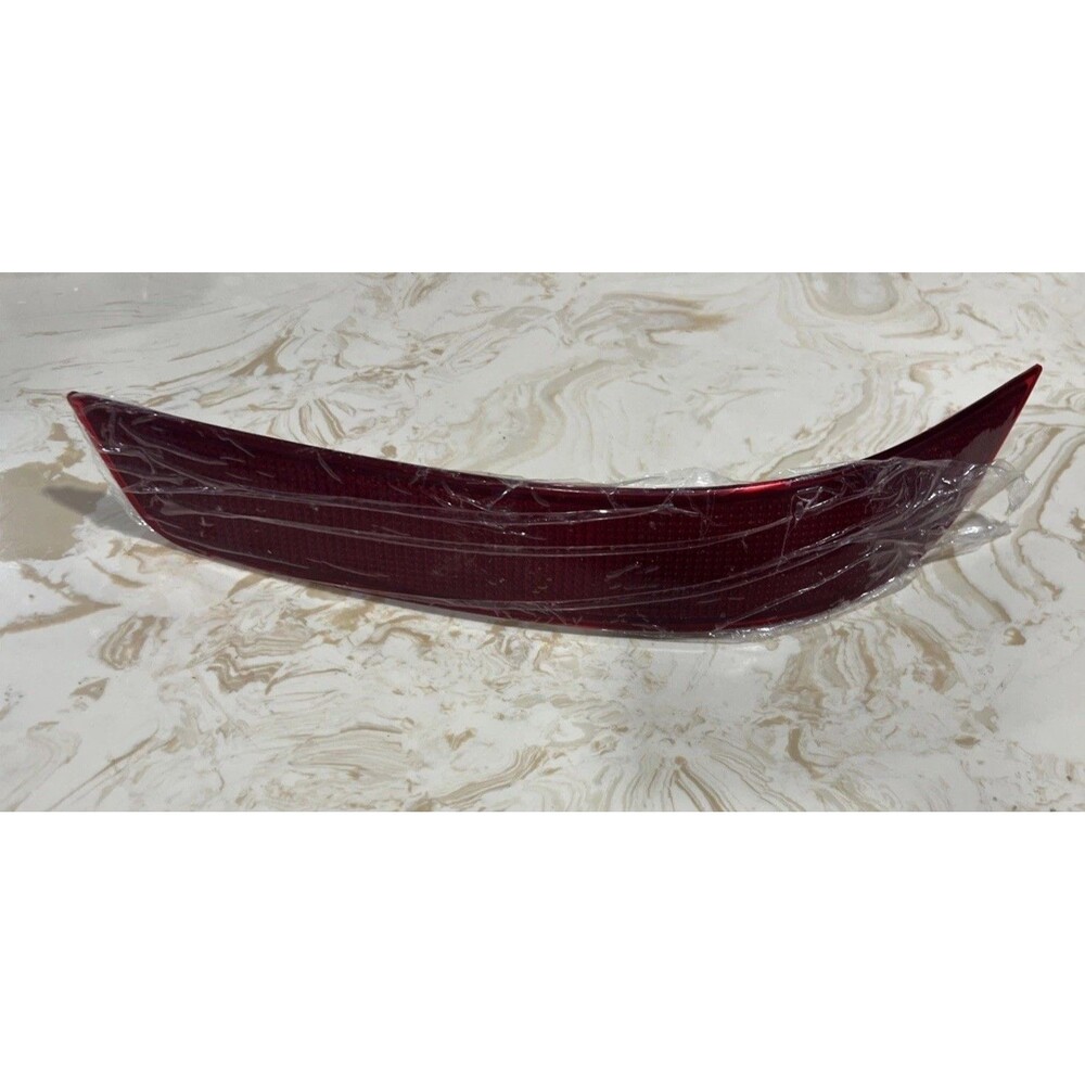 NEW MERCEDES-BENZ GL450 REAR BUMPER LEFT REFLECTOR A1648200974